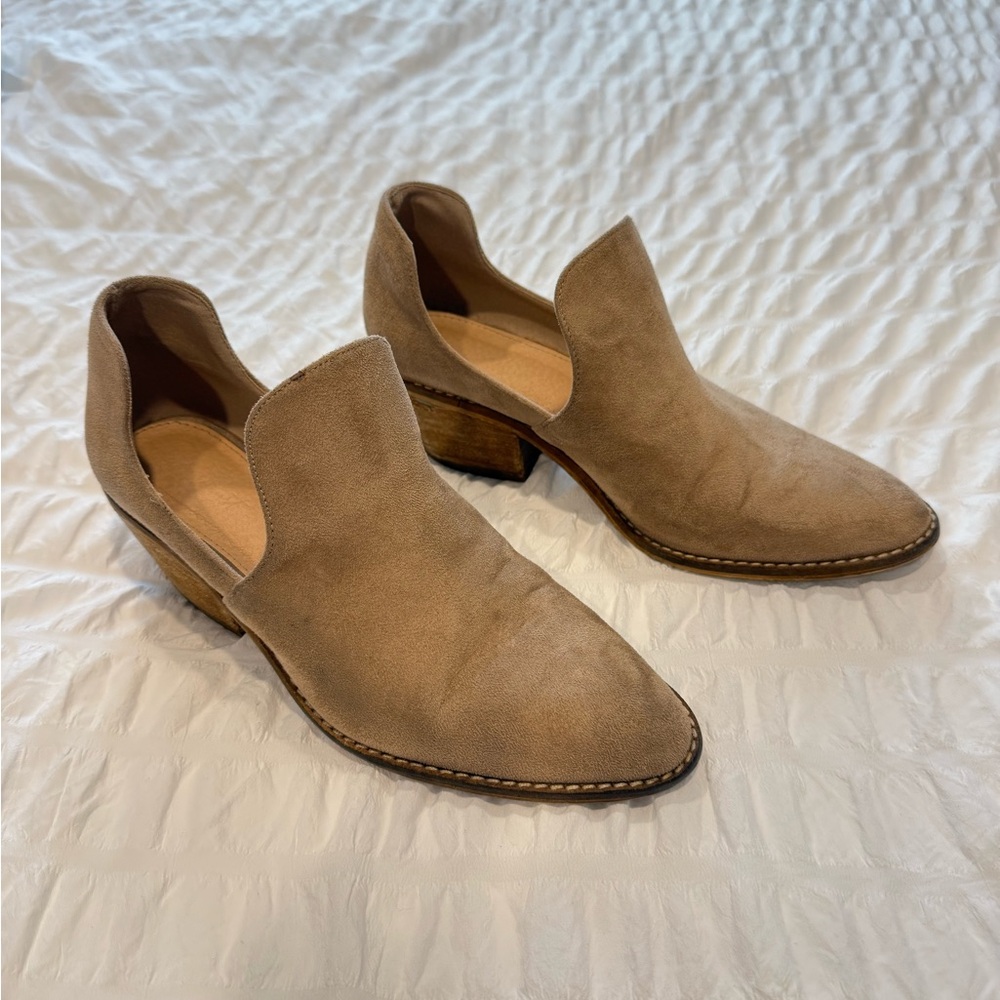 DownEast Tan Ankle Boots